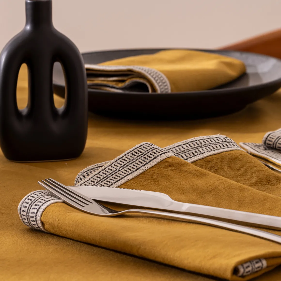 Ensemble nappe et 6 serviettes "Inuit", coton