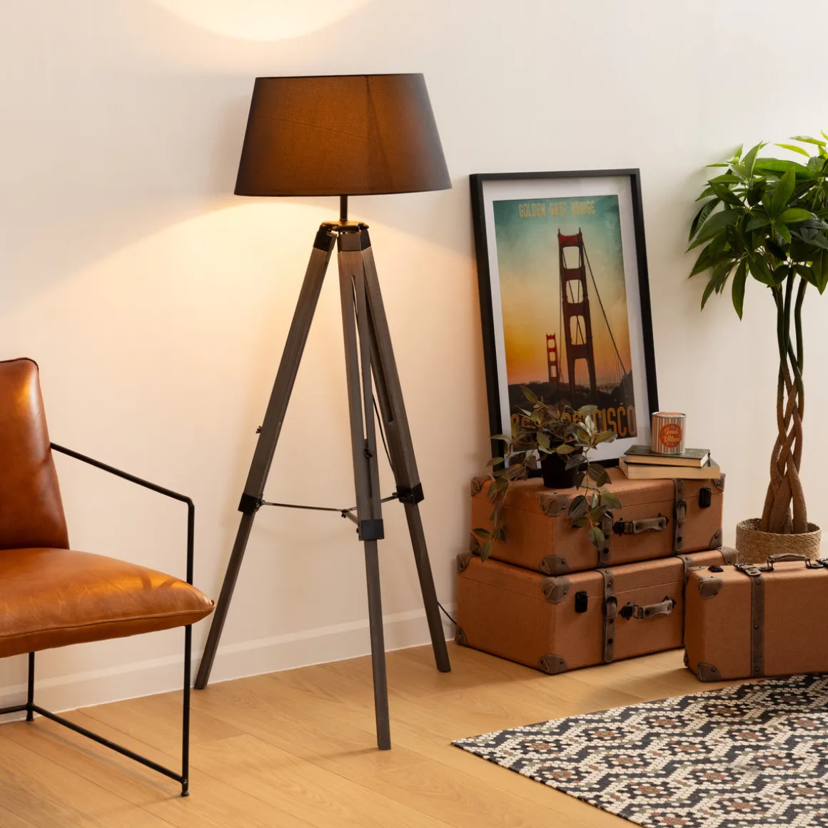 Lampadaire trépied "Runo"