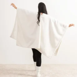 Plaid à manches fourrure 