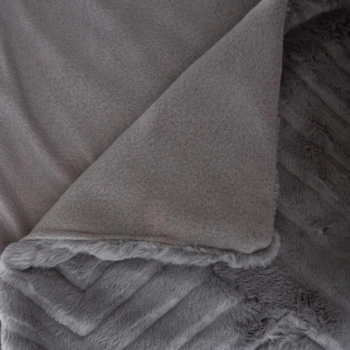 Plaid "3D Géo" fausse fourrure